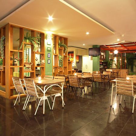 Spazzio Bali Hotel Кута Екстер'єр фото