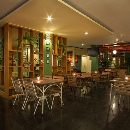 Spazzio Bali Hotel Кута Екстер'єр фото