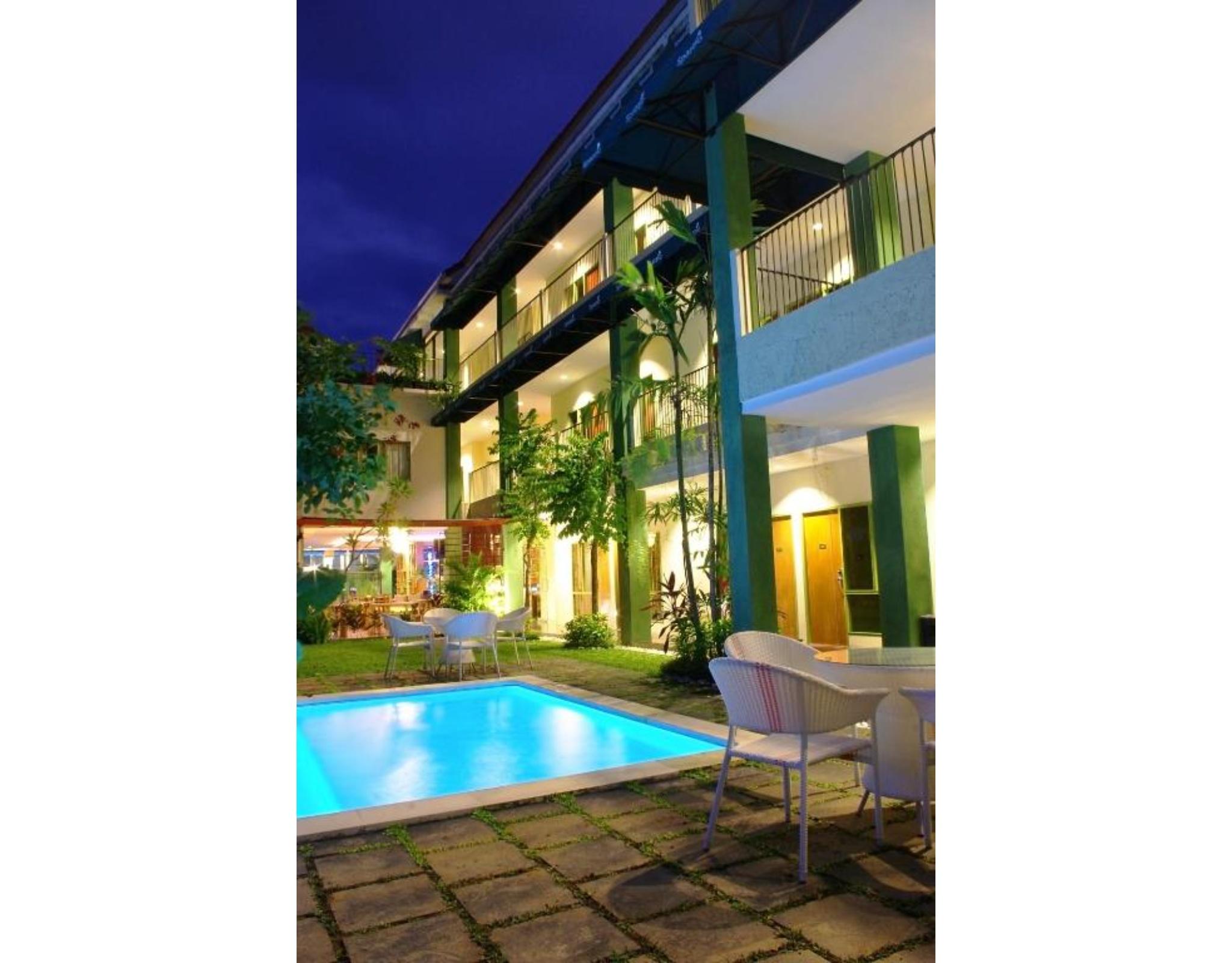 Spazzio Bali Hotel Кута Екстер'єр фото