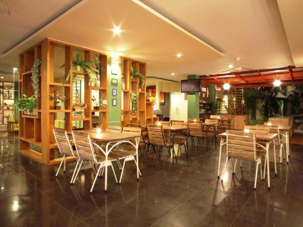 Spazzio Bali Hotel Кута Екстер'єр фото