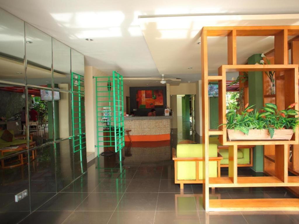 Spazzio Bali Hotel Кута Екстер'єр фото