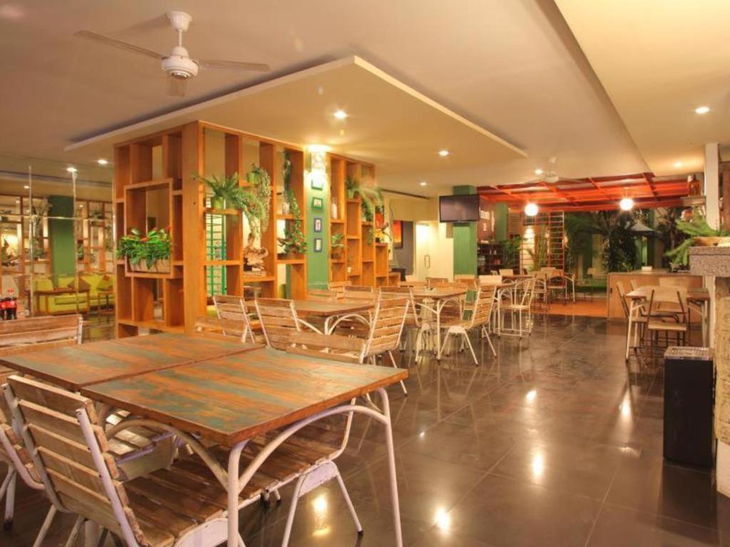 Spazzio Bali Hotel Кута Екстер'єр фото