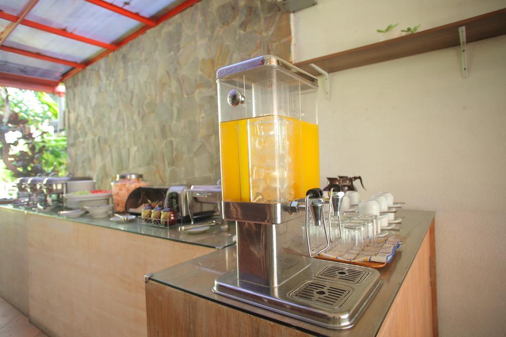 Spazzio Bali Hotel Кута Екстер'єр фото
